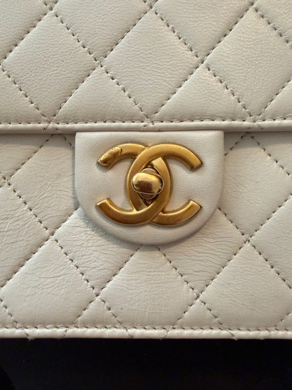 Chanel R2649 White Lambskin Mini Flap Bag Quilted Gold CC Chain Top Handle Rare - Picture 6 of 16